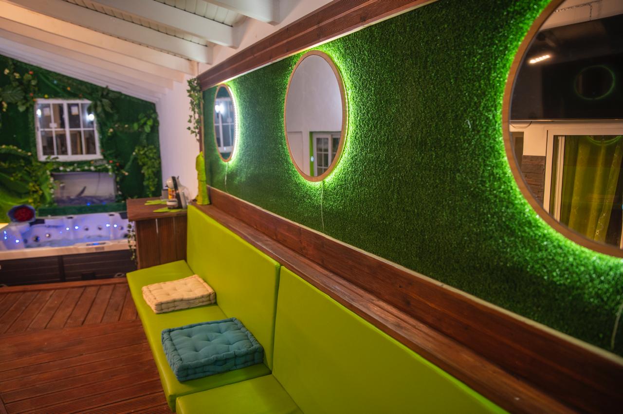 Intérieur de la villa avec jacuzzi